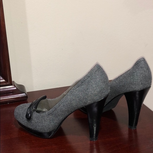 Heels - Picture 3 of 4